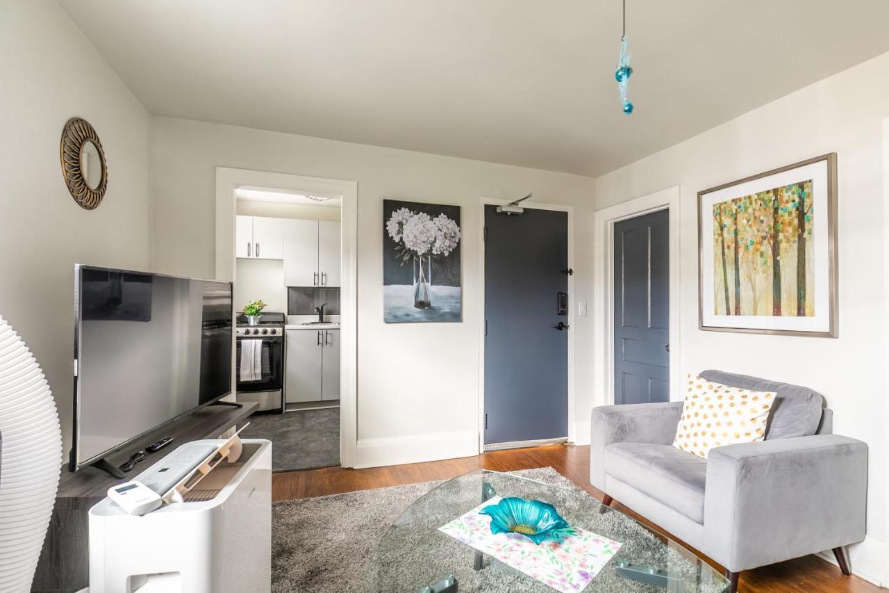 Cozy 1Br Apt - In The Heart Of Dt Hamilton Appartamento Esterno foto